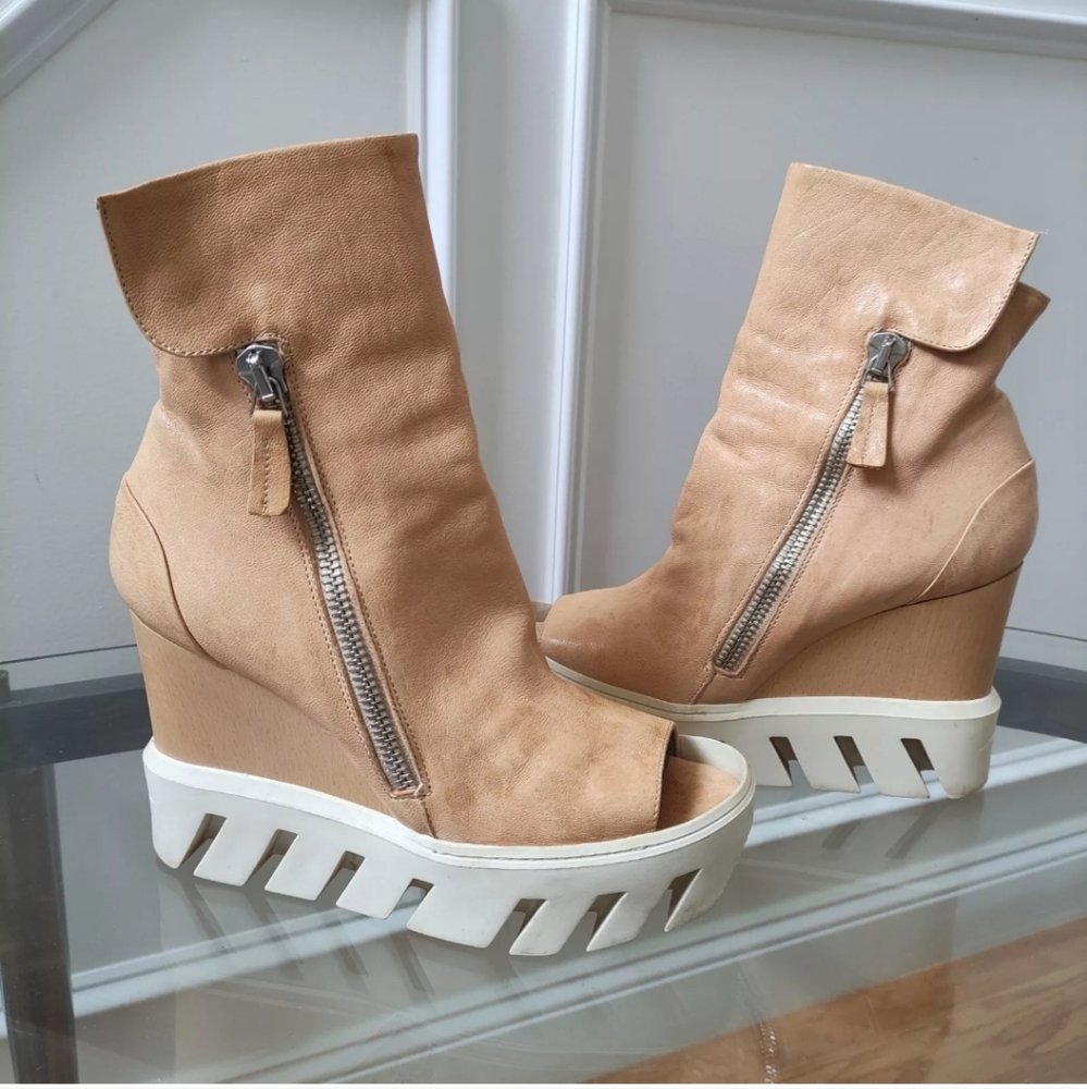 GABRIELLA MICHEL Open Toe Lug Soles Y2K Chunky Platform Wedge Boot 39/8.5